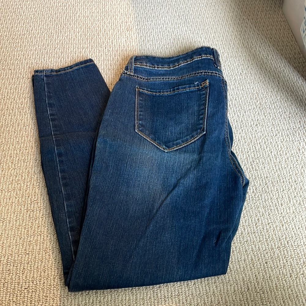 Mid rise ankle jeans